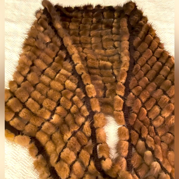 Mink open wrap - Picture 1 of 3